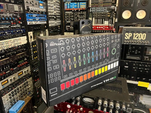 Roland aira 808 - aira, "909"