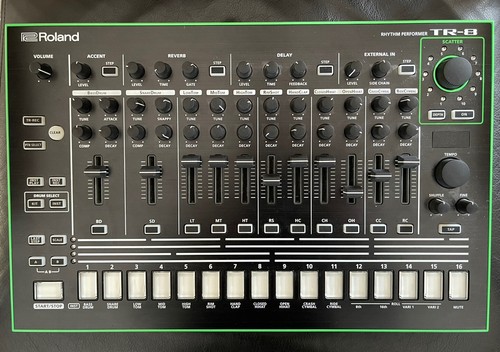 Roland tr8 rhythm performer - roland,