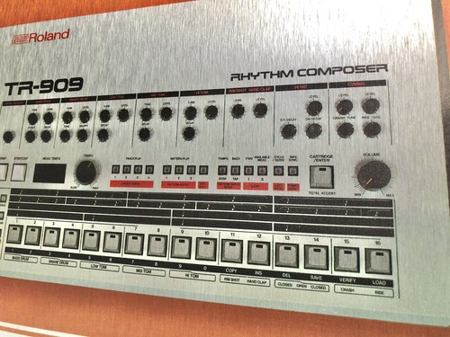 Roland 909 drum machine - tr,