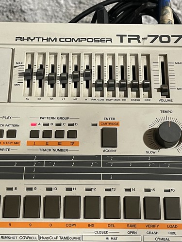 Roland 707 con modifica - tr,